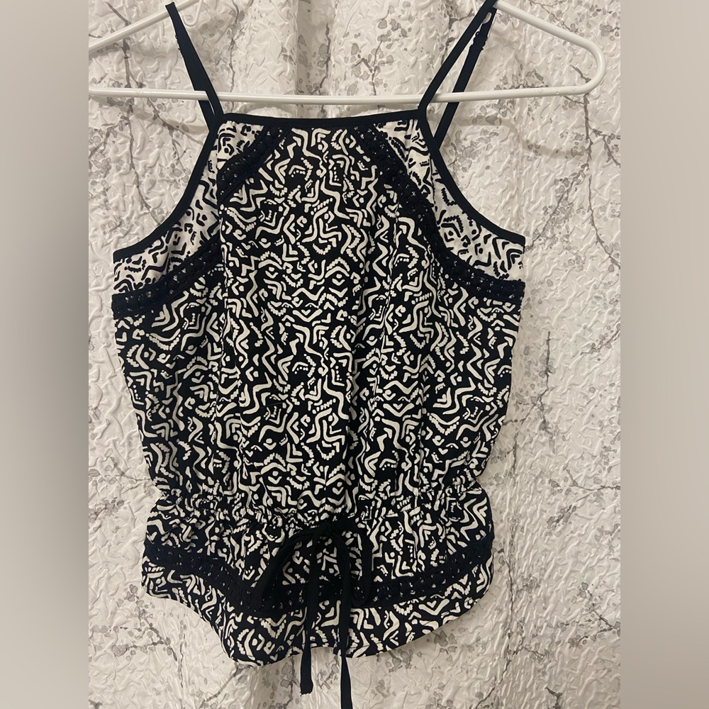 Xhilaration Black and White Geometric Top Size XS
